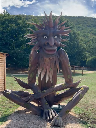 Scultura albero parlante – frontale